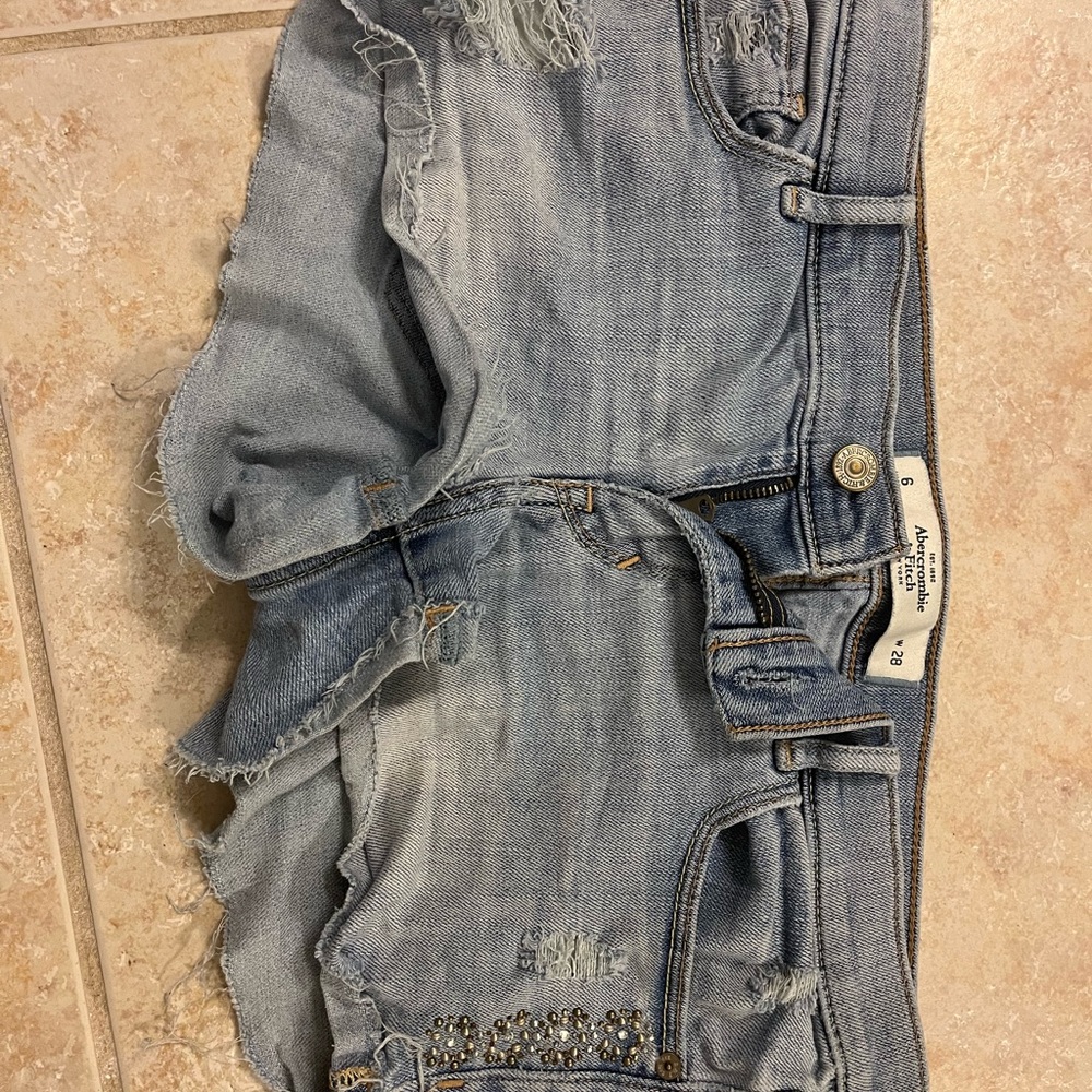 Abercrombie and Fitch short shirts size 6/28